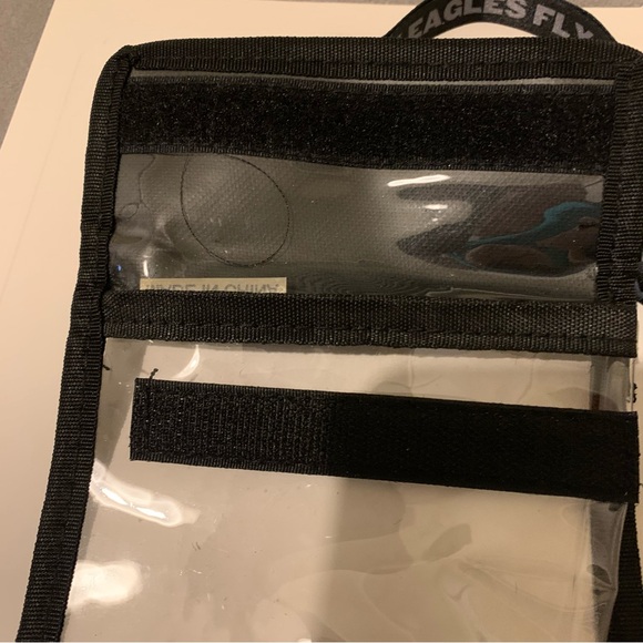 VINTAGE CLEAR NFL PHILADELPHIA EAGLES
STADIUM LOGO EAGLES 
STRAP BAG NECK - Picture 9 of 13